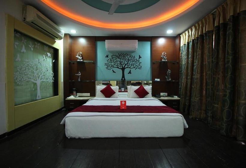 Hotel Oyo 900 Marshall The Grand Gujarat