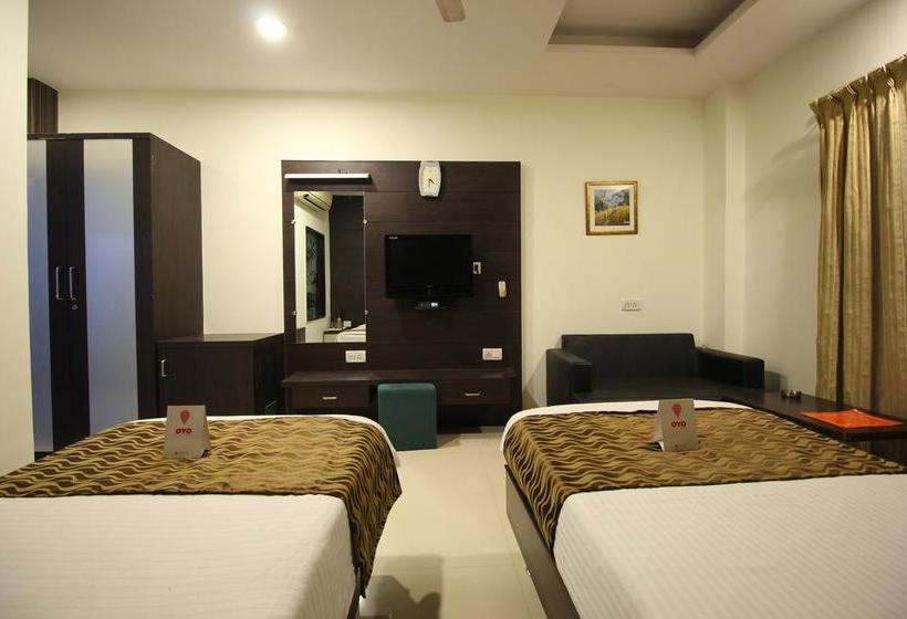 Hotel Oyo 900 Marshall The Grand 12