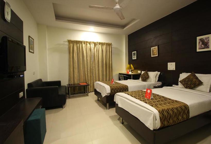 Hotel Oyo 900 Marshall The Grand 14