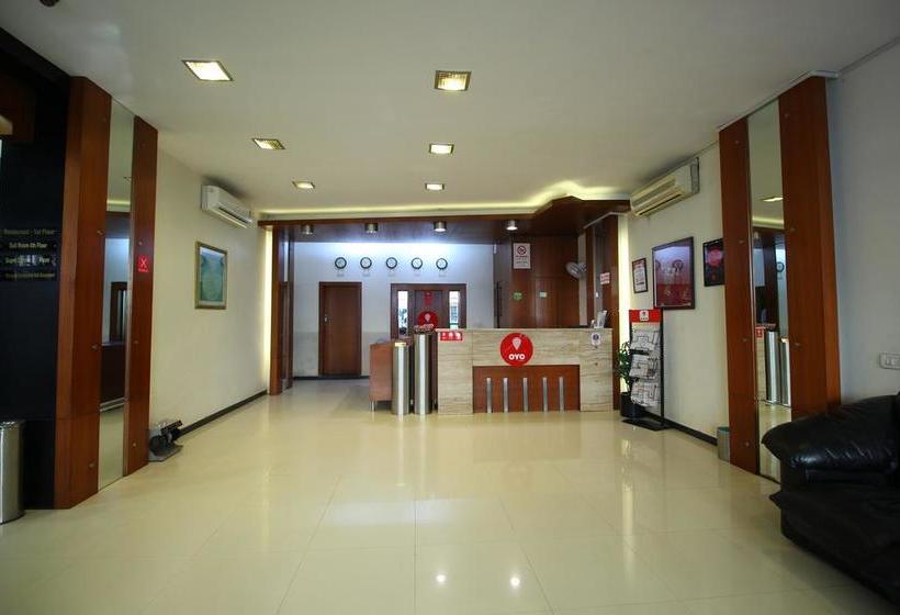 Hotel Oyo 900 Marshall The Grand 18