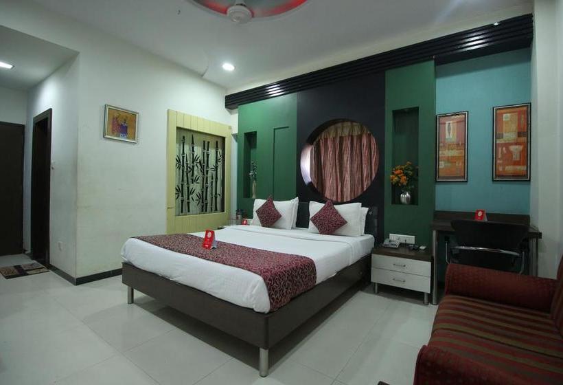 Hotel Oyo 900 Marshall The Grand 4