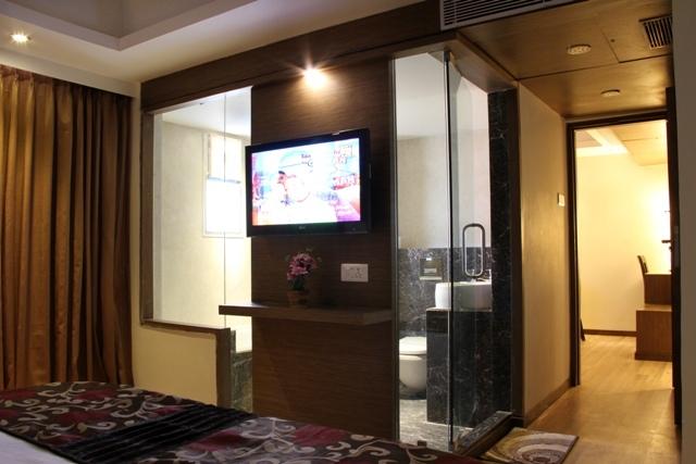 Hotel 10blossoms Park Residency 12