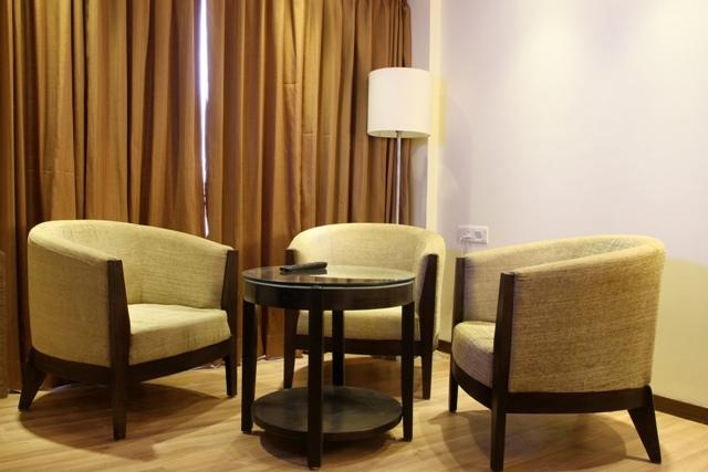 Hotel 10blossoms Park Residency 13