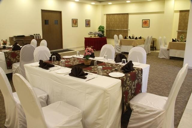 Hotel 10blossoms Park Residency 15