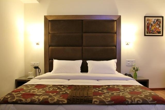 Hotel 10blossoms Park Residency 2