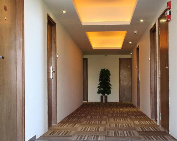 Hotel 10blossoms Park Residency 20