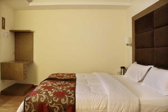 Hotel 10blossoms Park Residency 5