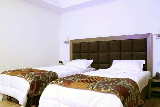 Hotel 10blossoms Park Residency 8