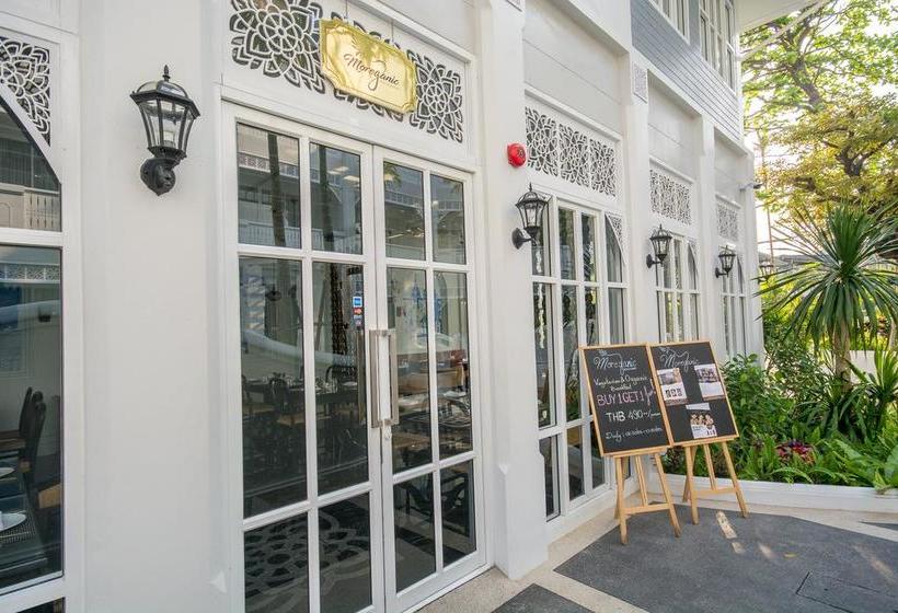 Hotel Away Chiang Mai Thapae Resort 9