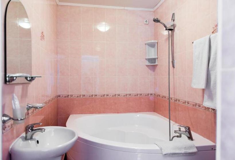 Hotel Dvoryanskaya 13