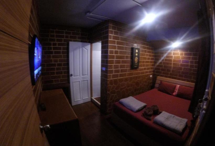 Coma Hostel And Travel Agency 1