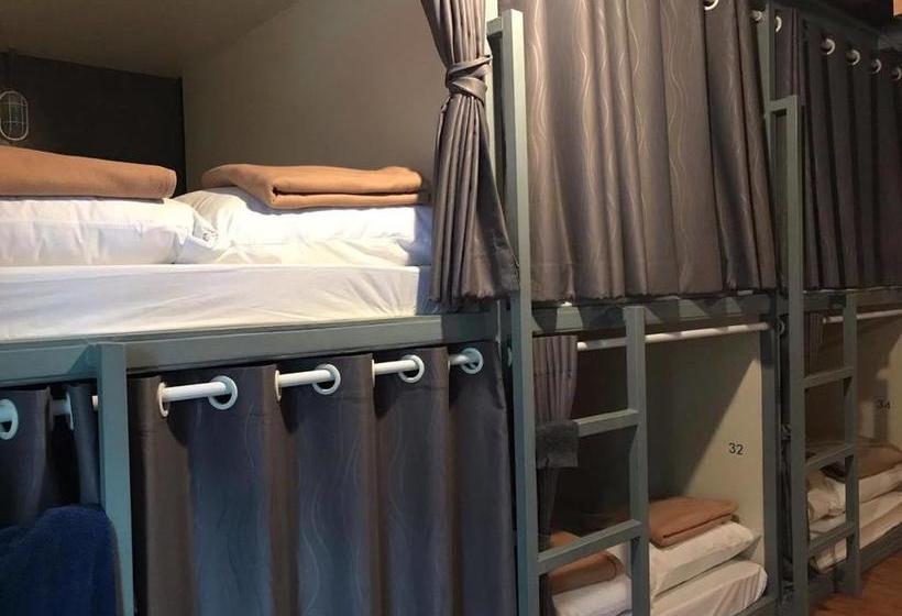 Coma Hostel And Travel Agency 10