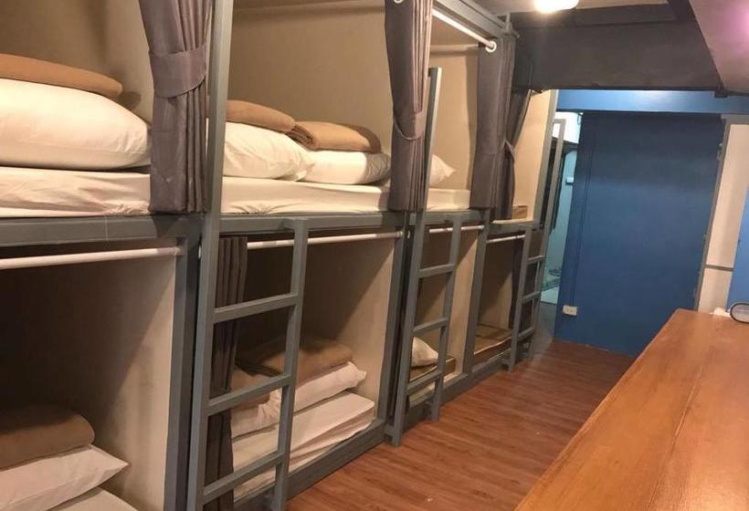 Coma Hostel And Travel Agency 11