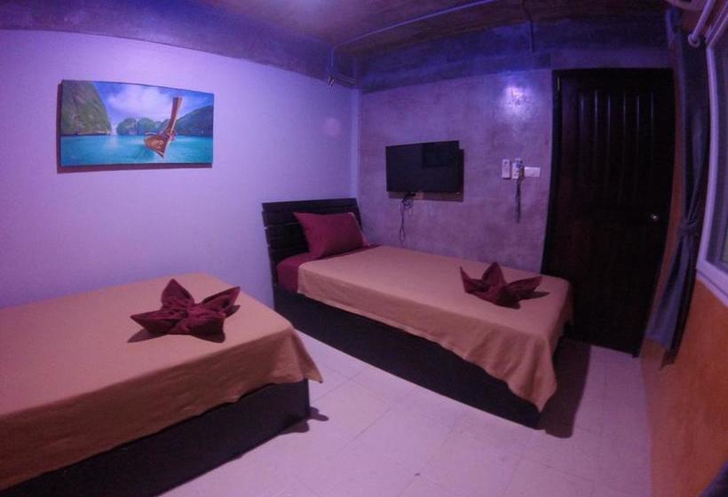 Coma Hostel And Travel Agency 15