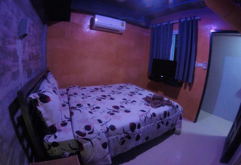 Coma Hostel And Travel Agency 17