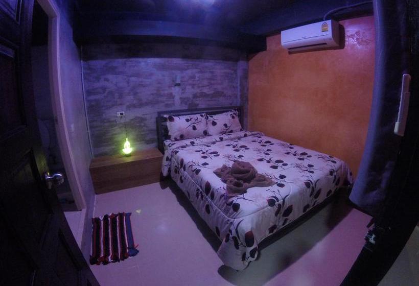 Coma Hostel And Travel Agency 20