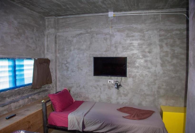 Coma Hostel And Travel Agency 7