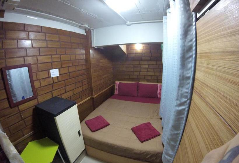 Coma Hostel And Travel Agency 8