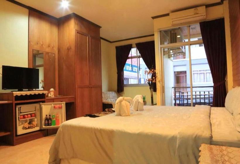 Hotel Live In Phuket