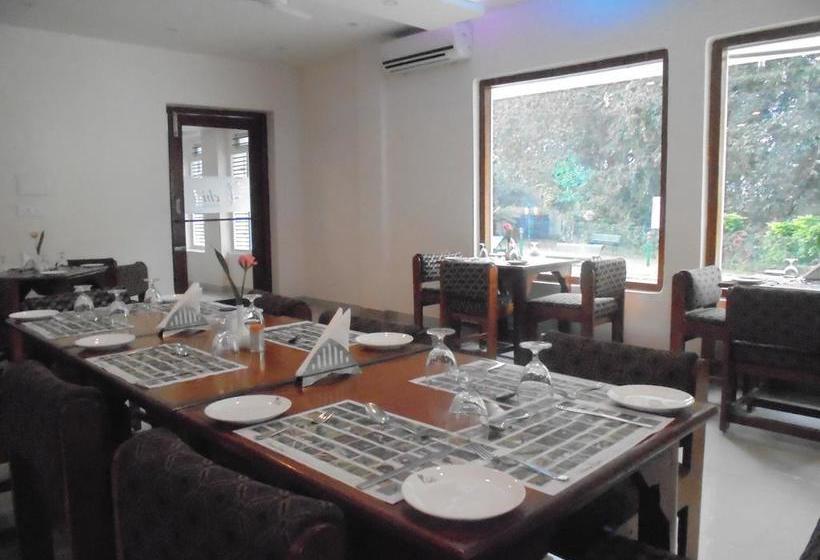 Resort Aranya Nivas 12