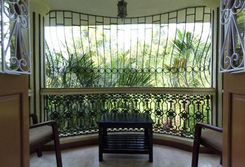 Palm Grove Cottages Leisure Resort 19