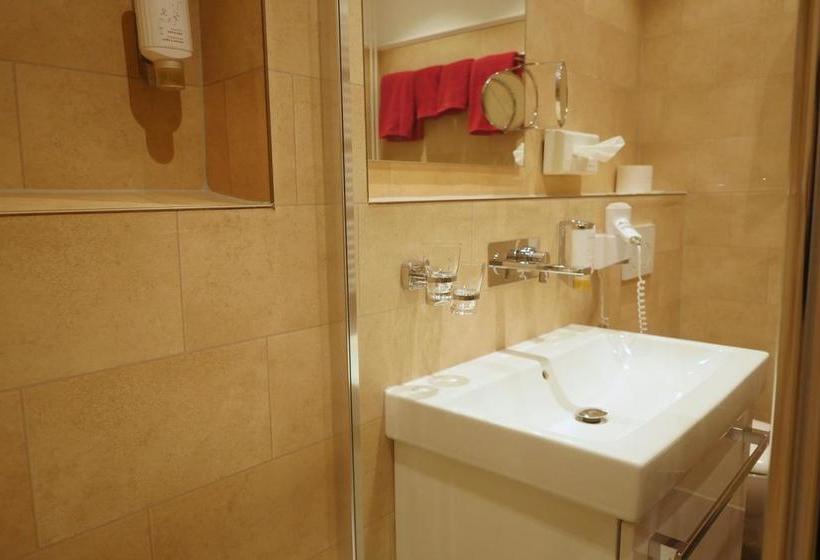 Hotel Gasthof Vossbur 5