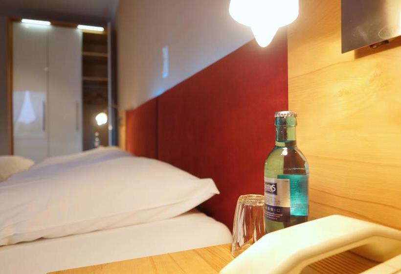 Hotel Gasthof Vossbur 8