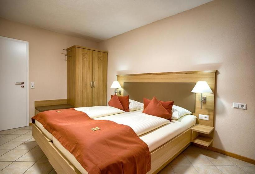 Hotel Schöneck Garni 3