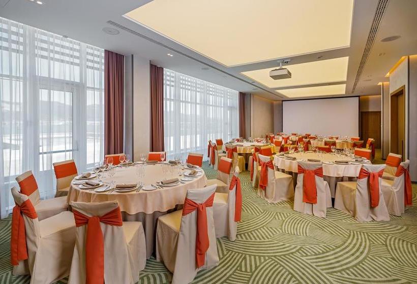 Hotel Hilton Garden Inn Novorossiysk 8