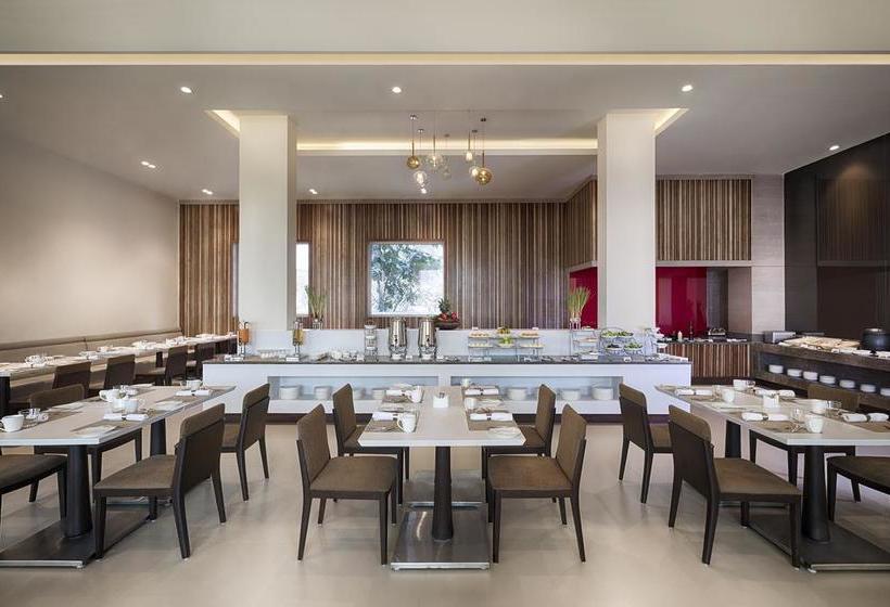 Hotel Oaks Bodhgaya 12