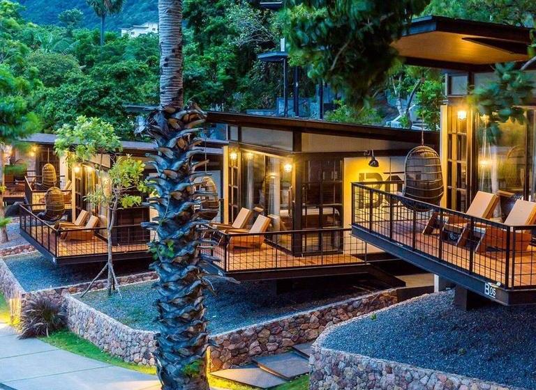 Hotel The Cabin Beach Resort 10