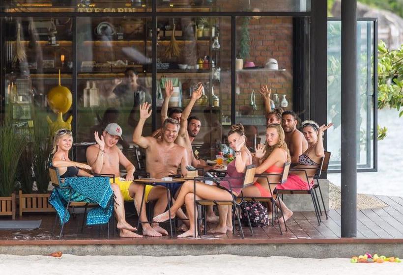 Hotel The Cabin Beach Resort 19