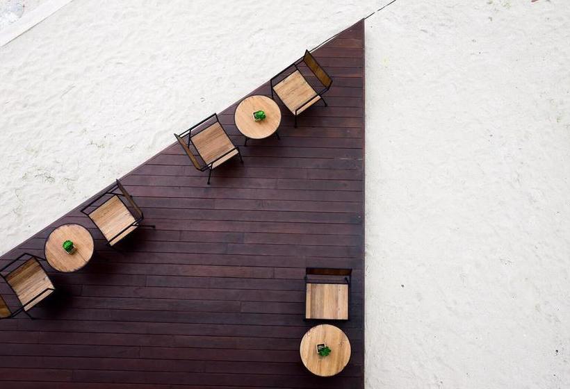 Hotel The Cabin Beach Resort 20