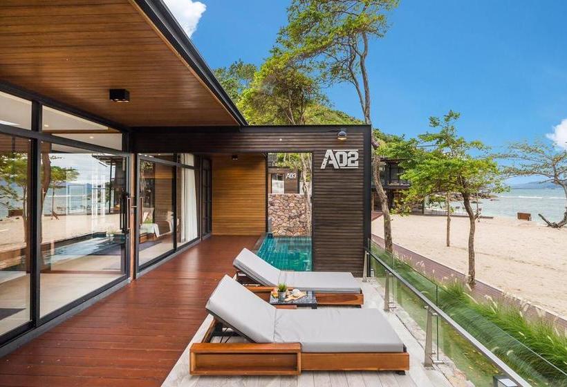 Hotel The Cabin Beach Resort 9