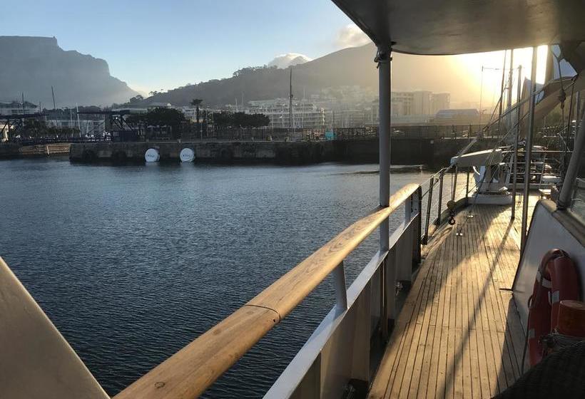 Hotel Jackie O Classic Luxury Yacht & Boutique 1