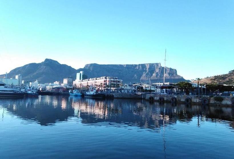 Hotel Jackie O Classic Luxury Yacht & Boutique 10