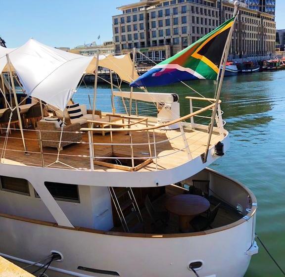 Hotel Jackie O Classic Luxury Yacht & Boutique 11