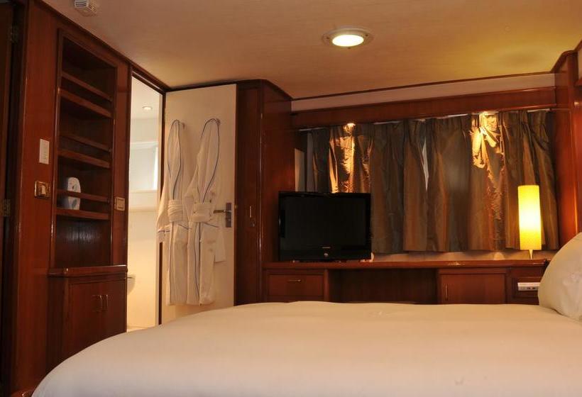 Hotel Jackie O Classic Luxury Yacht & Boutique 12