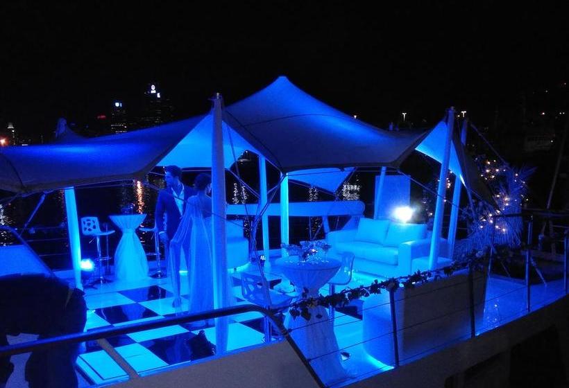 Hotel Jackie O Classic Luxury Yacht & Boutique 4