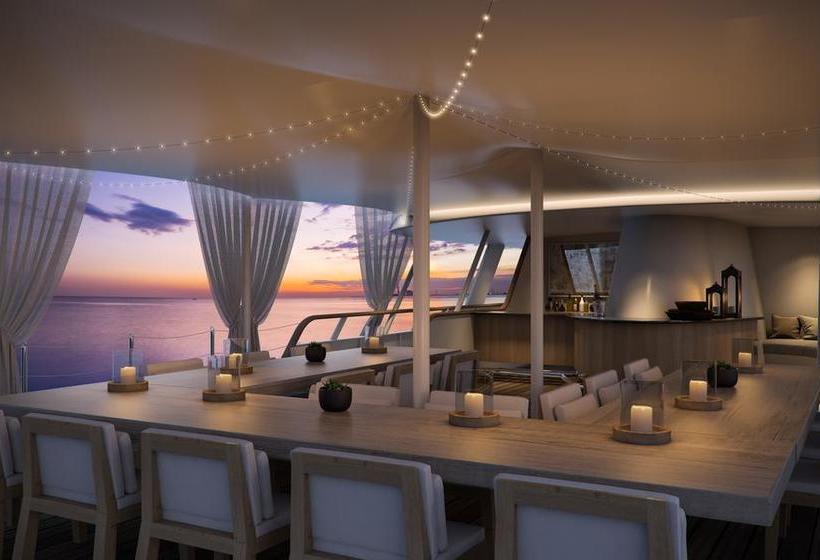 Hotel Jackie O Classic Luxury Yacht & Boutique 8