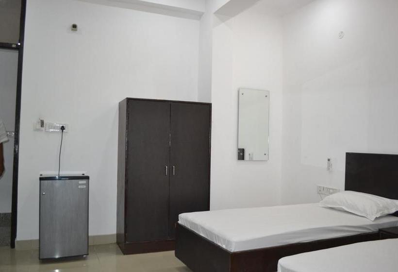 Hotel Rajni Guest House 10