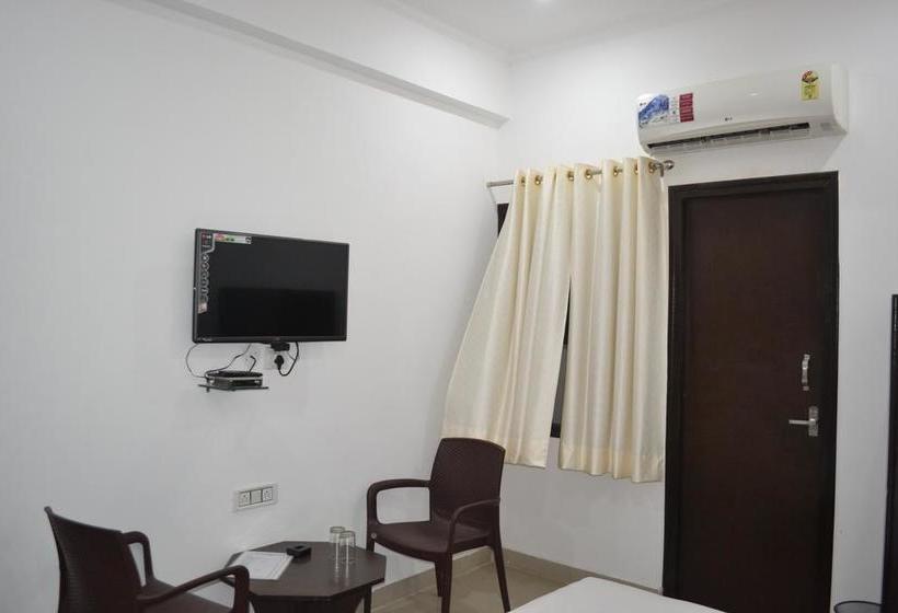 Hotel Rajni Guest House 9