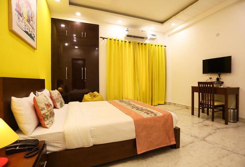 Hotel Oyo Flagship Sector 45 Noida 1