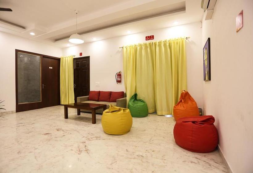 Hotel Oyo Flagship Sector 45 Noida 15