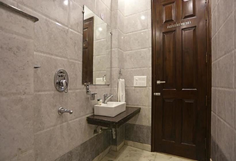 Hotel Oyo Flagship Sector 45 Noida 18