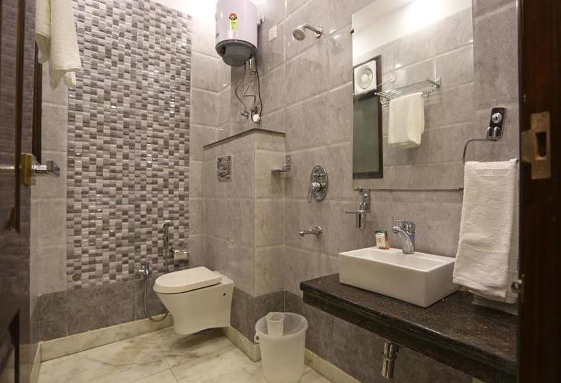 Hotel Oyo Flagship Sector 45 Noida 4