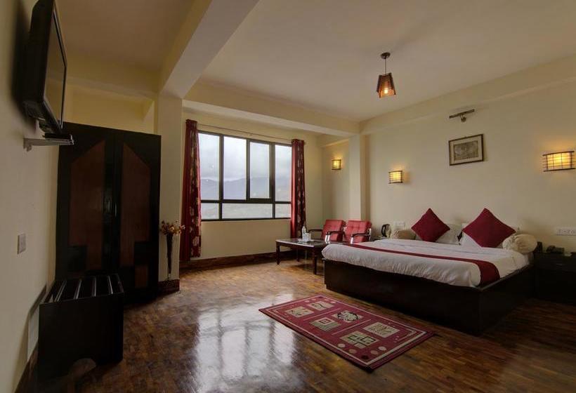 Hotel Oyo 13487 Crown De La Cruz Residency 12