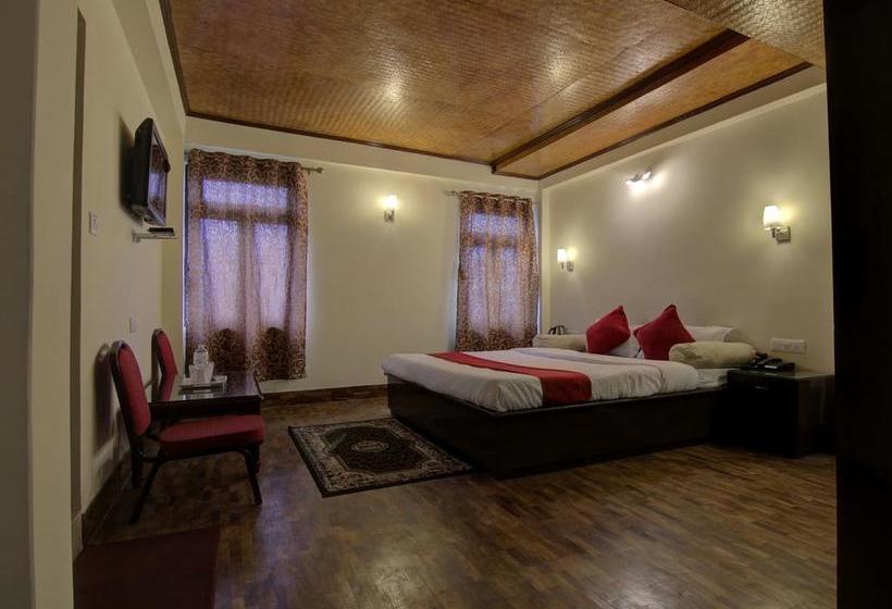 Hotel Oyo 13487 Crown De La Cruz Residency 16