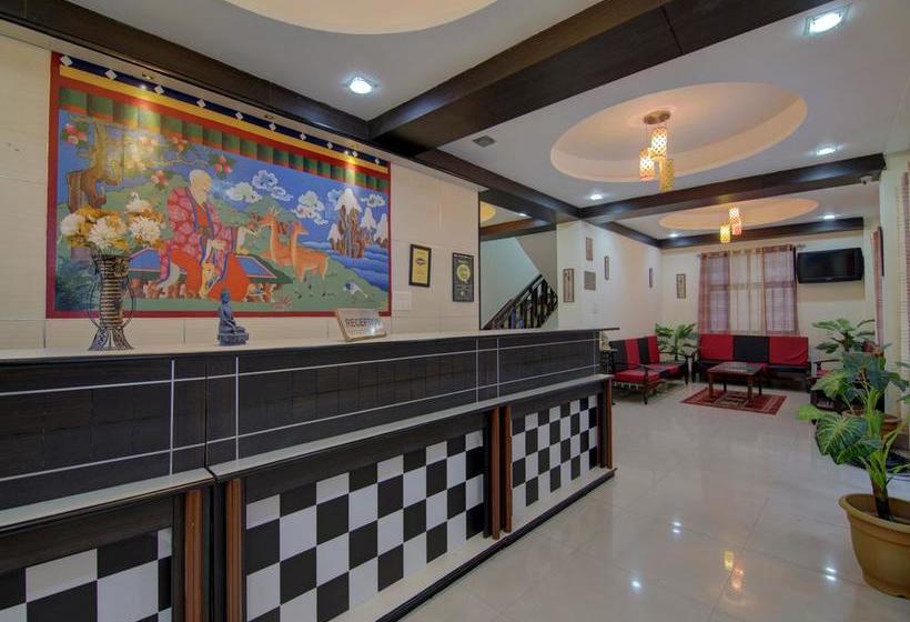 Hotel Oyo 13487 Crown De La Cruz Residency 4