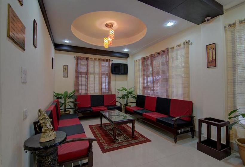 Hotel Oyo 13487 Crown De La Cruz Residency 6